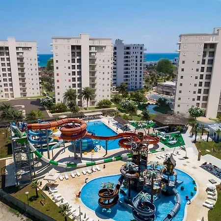 In Caesar Blue Near The Sea And Waterpark