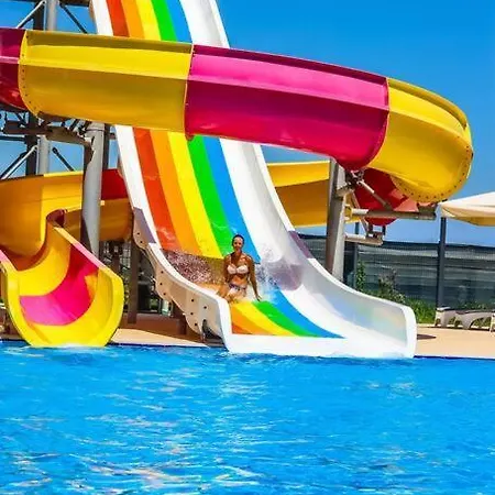 In Caesar Blue Near The Sea And Waterpark Appartamento Rizokarpaso