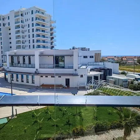 In Caesar Blue Near The Sea And Waterpark