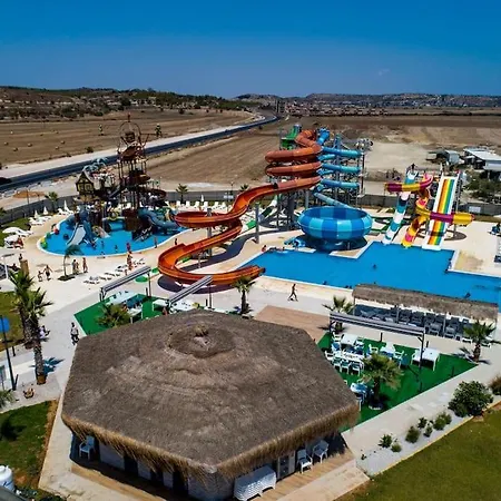 In Caesar Blue Near The Sea And Waterpark Rizokarpaso